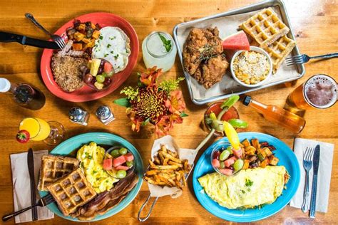 Little skillet - Little Skillet serves up hearty and comforting dishes like chicken and waffles, pulled pork po'boy, and shrimp and grits. The space is spacious and lively, with a bar and big booths for groups or solo diners.